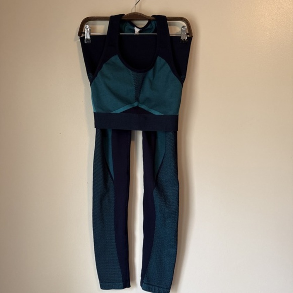 Ivy Sky Activewear Leggings Crop Top Set Blue Geometric Mid‎ Rise Size S
